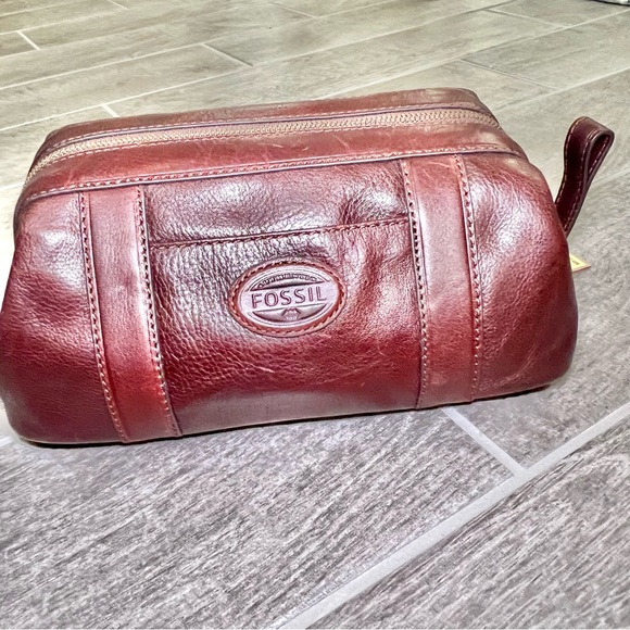 Fossil Other - NWT Fossil Men’s Brown Framed Leather Toiletry/Travel/Dopp Kit